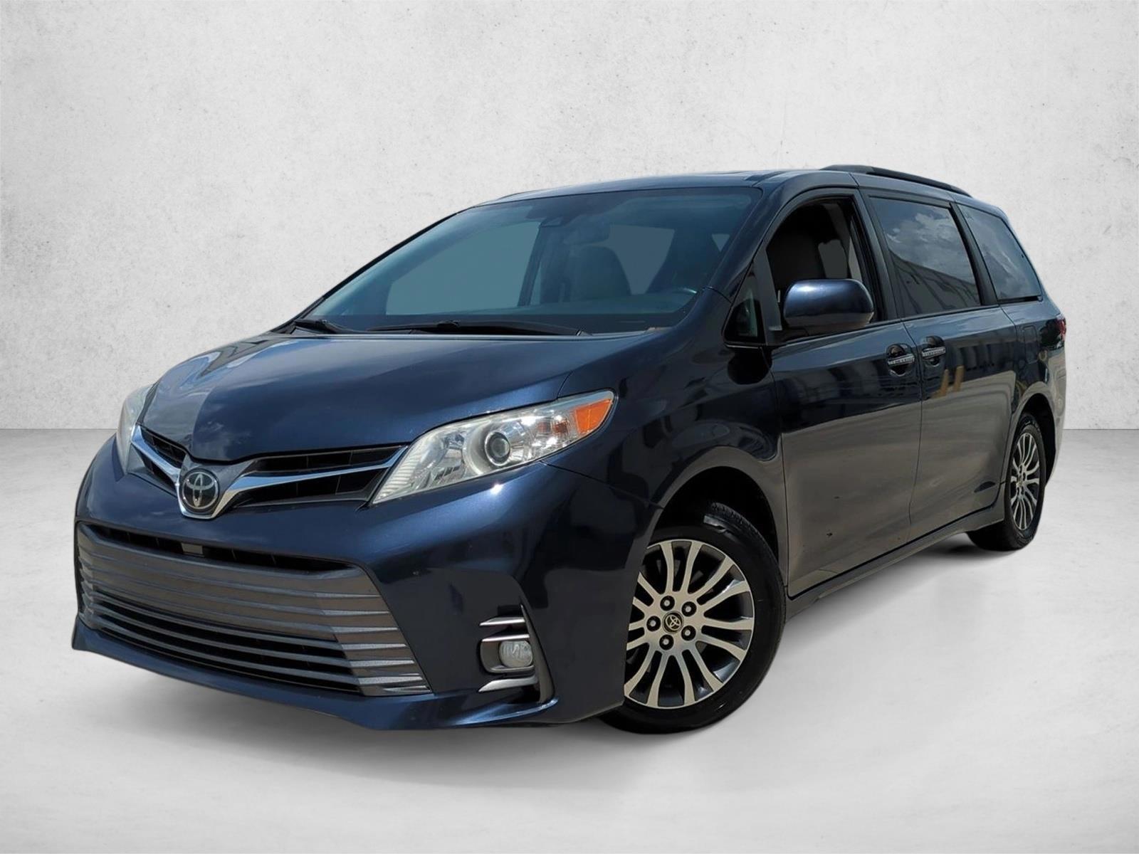 Thumbnail: 2020 Toyota Sienna - 1