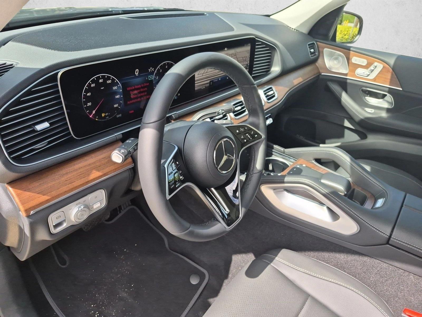 Thumbnail: 2026 Mercedes-Benz GLE - 3
