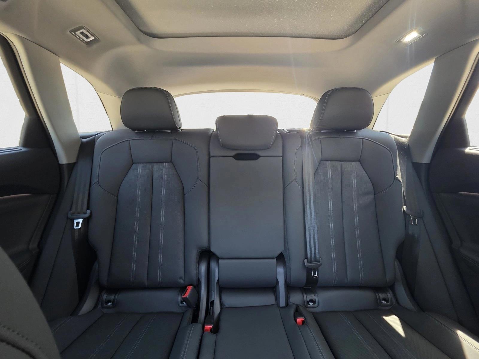 2025 Audi New Q5 Premium Plus - Photo 17