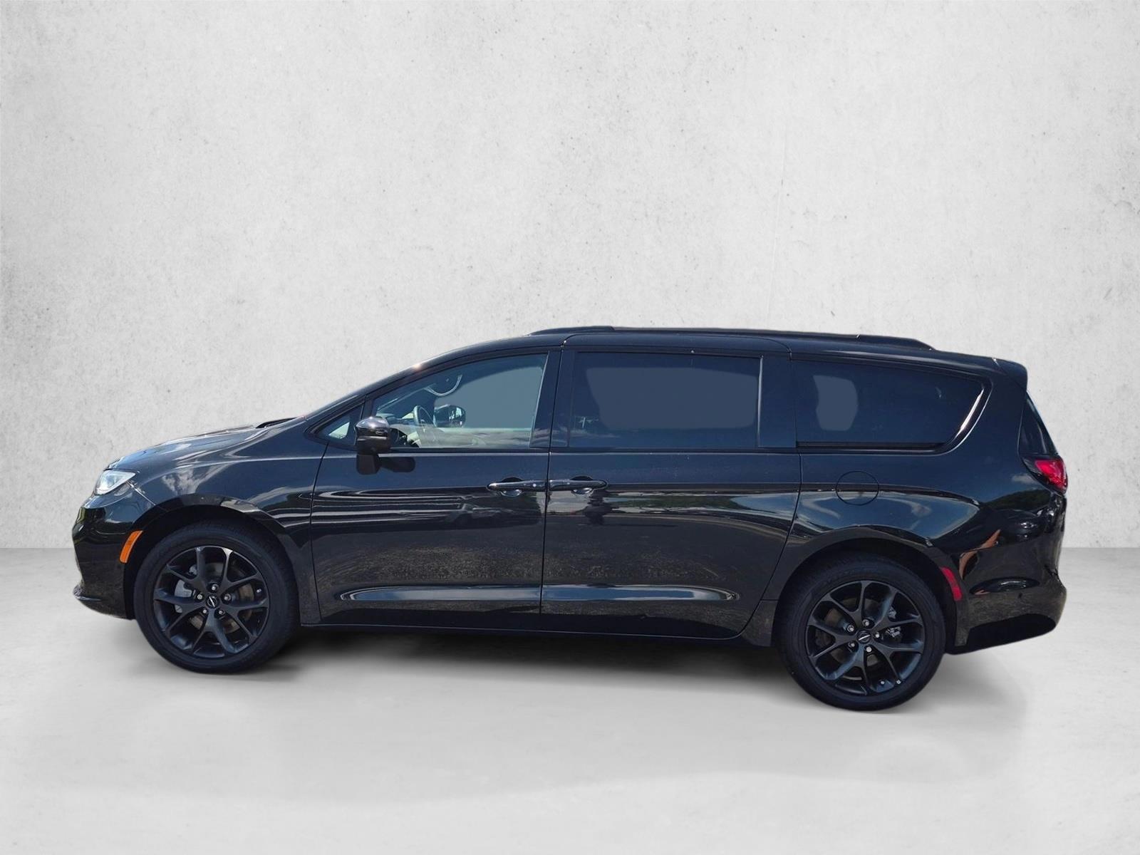 Thumbnail: 2023 Chrysler Pacifica - 2