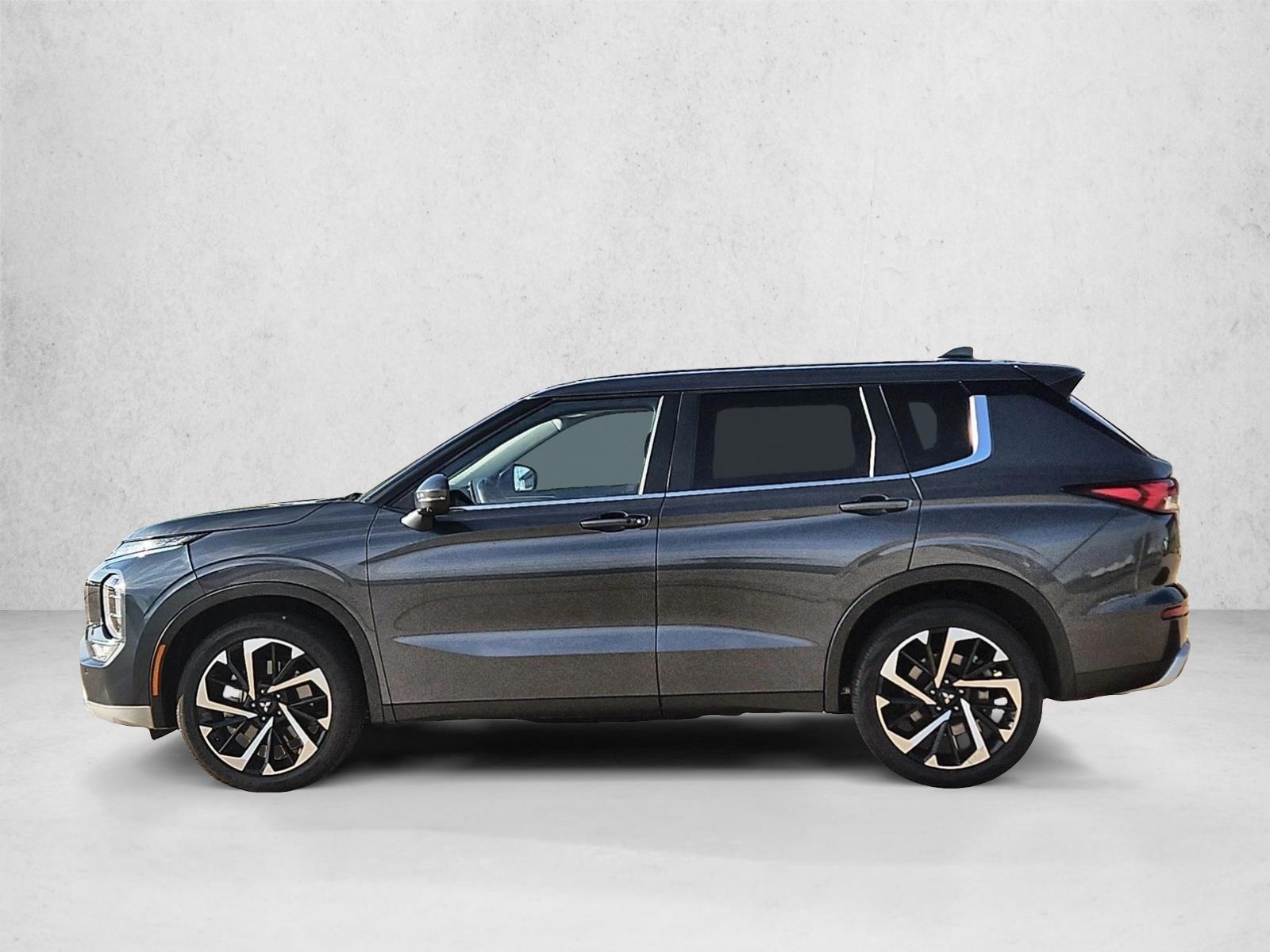 Thumbnail: 2024 Mitsubishi Outlander - 2