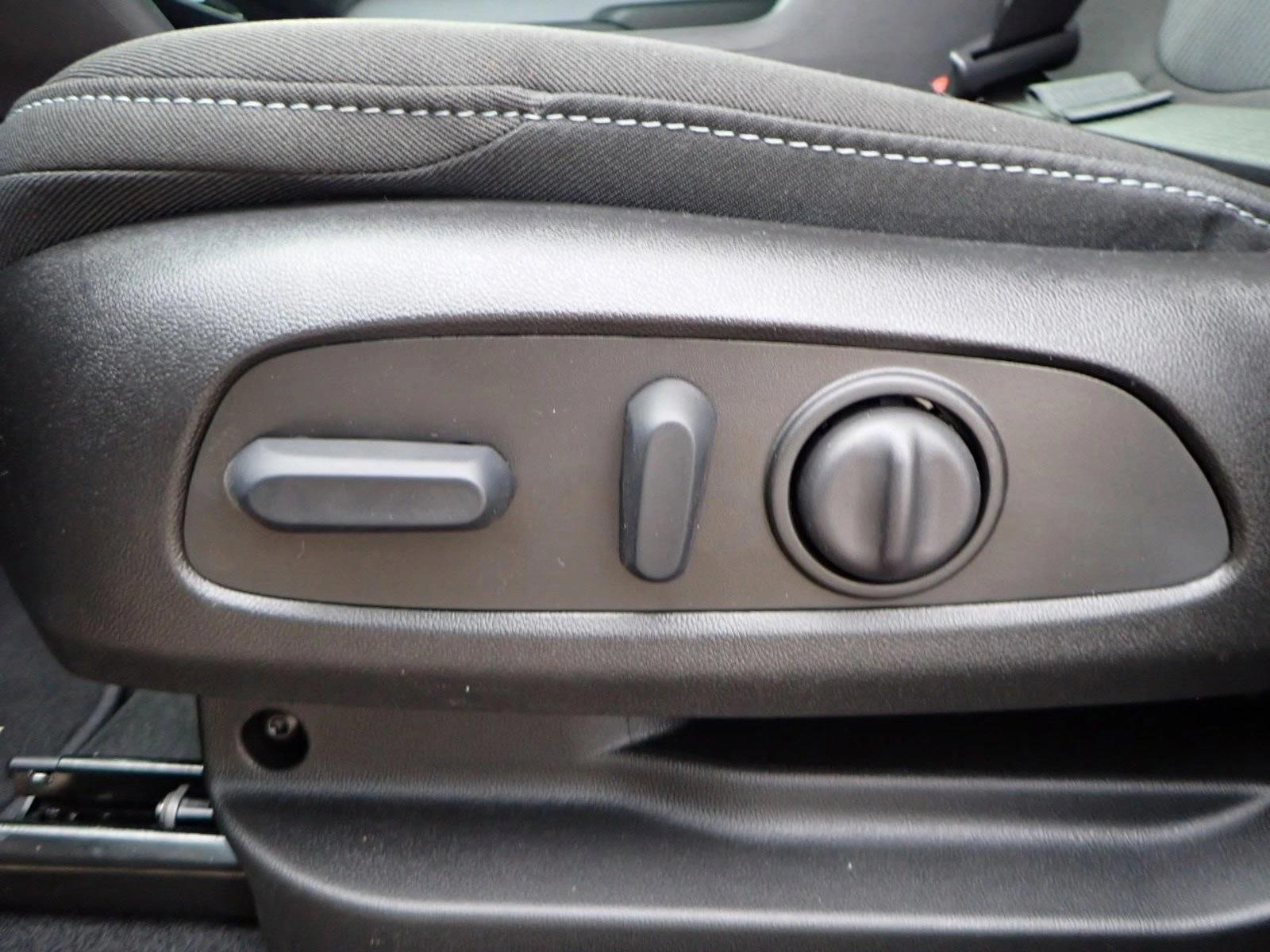 Thumbnail: 2027 Chevrolet Bolt EV - 4