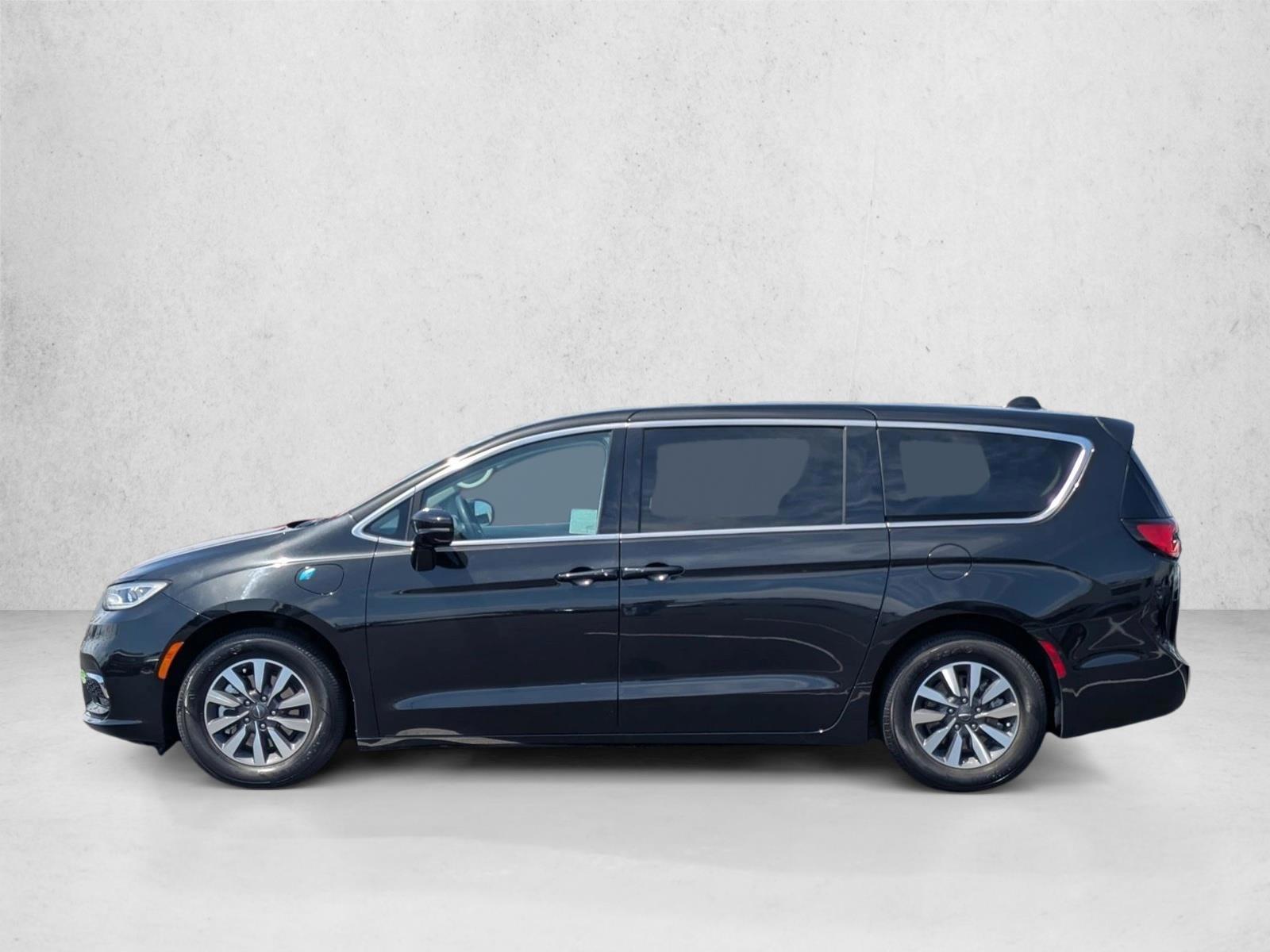 Thumbnail: 2022 Chrysler Pacifica - 2