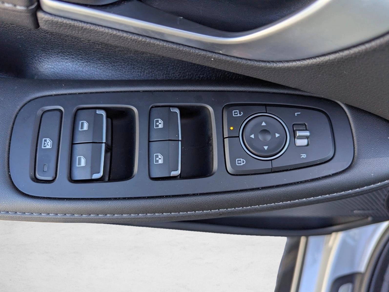 2025 Hyundai Sonata Hybrid Limited - Photo 10