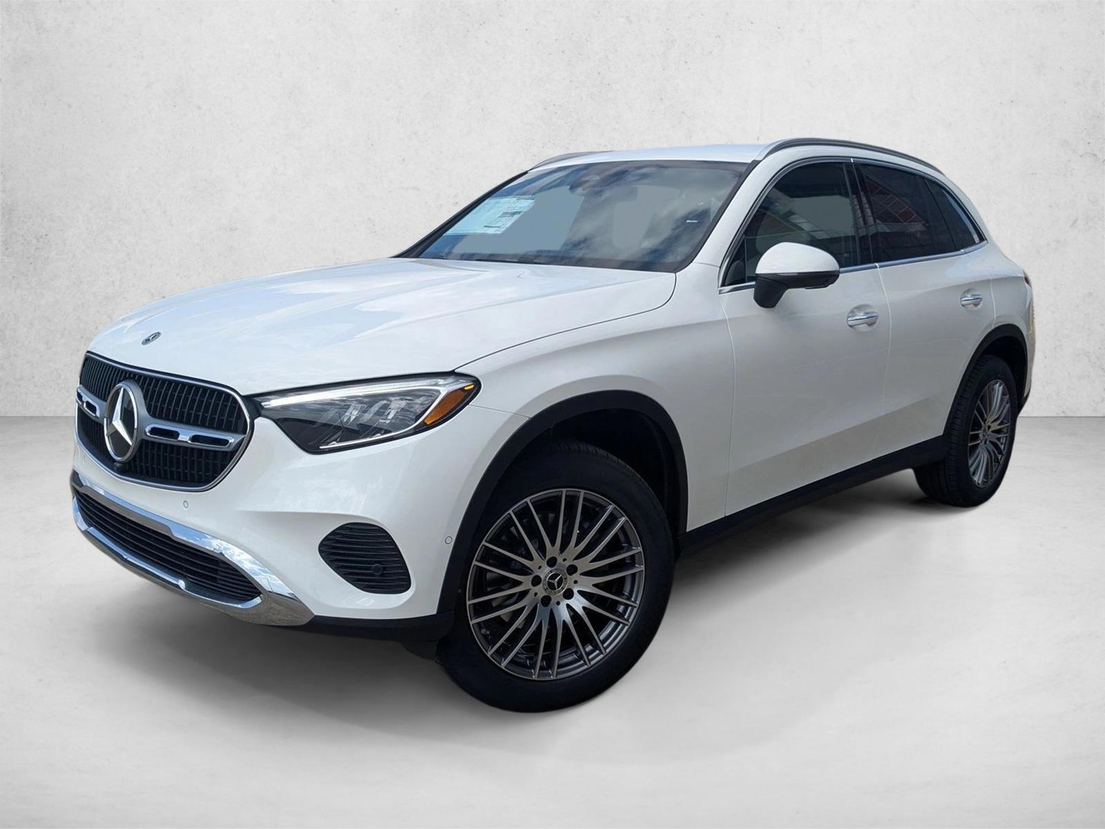 2026 Mercedes-Benz GLC GLC 300's photo