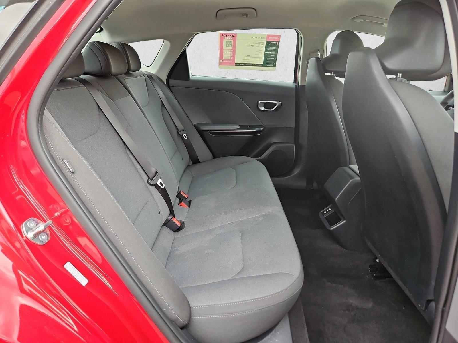 2025 Kia K4 LXS - Photo 20