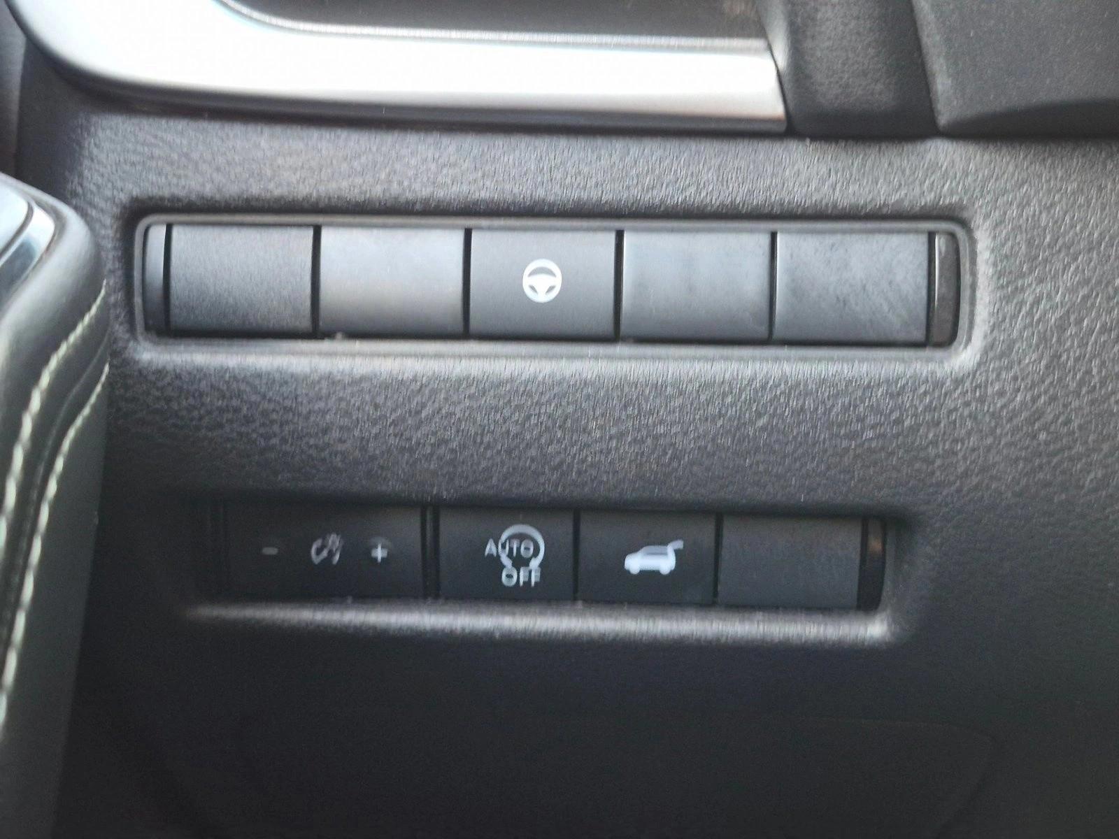 2025 Nissan Rogue SV - Photo 17