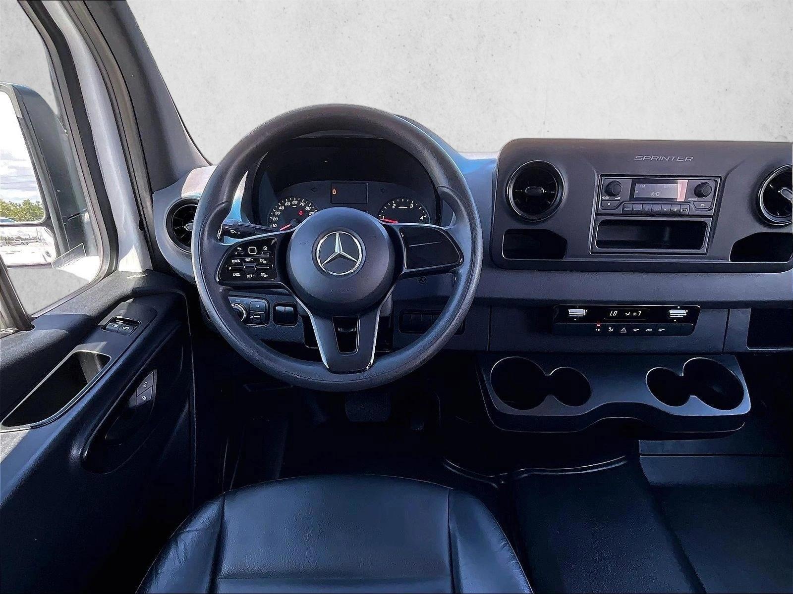 Thumbnail: 2020 Mercedes-Benz Sprinter - 3