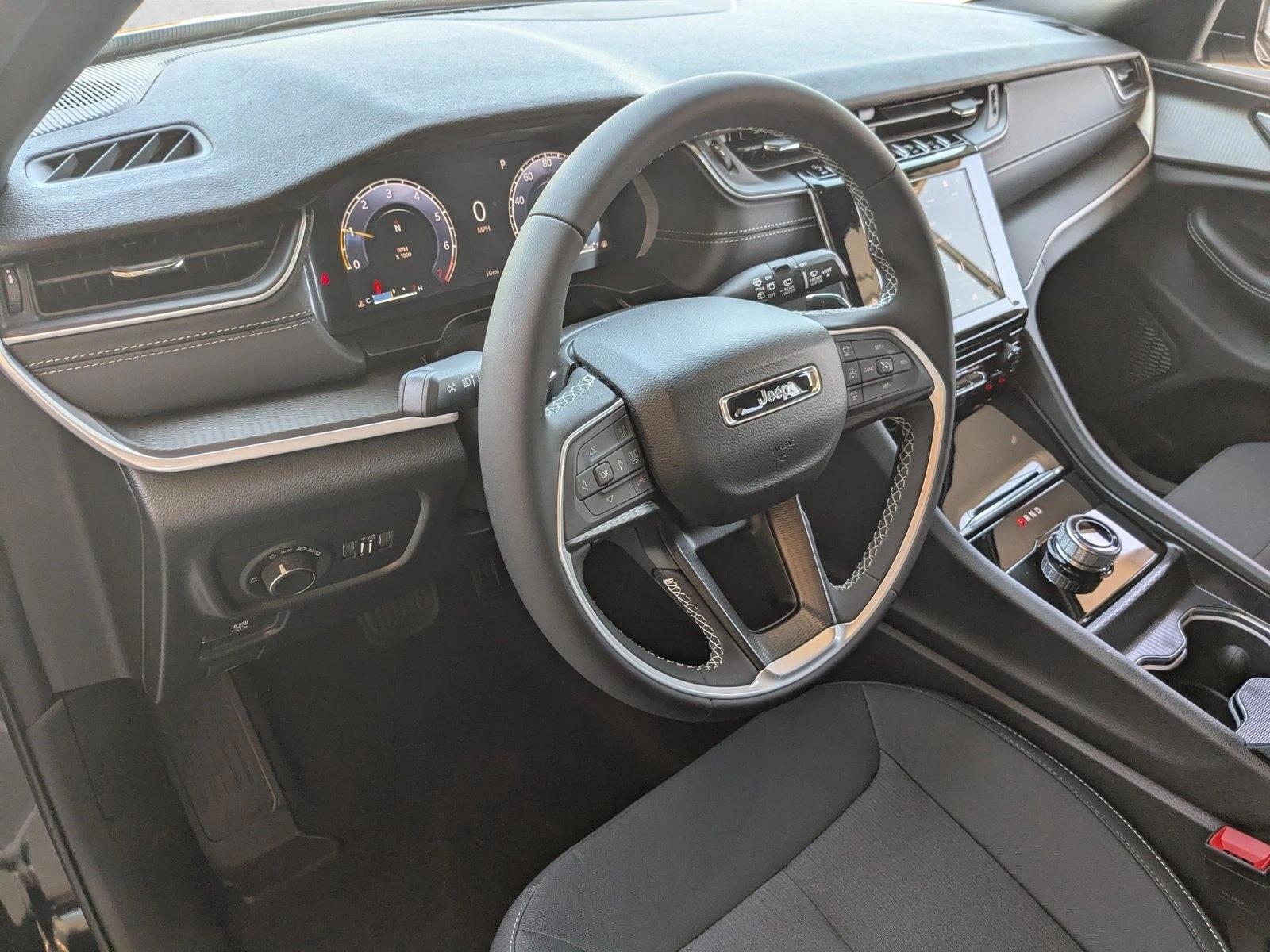 Thumbnail: 2026 Jeep Grand Cherokee - 3