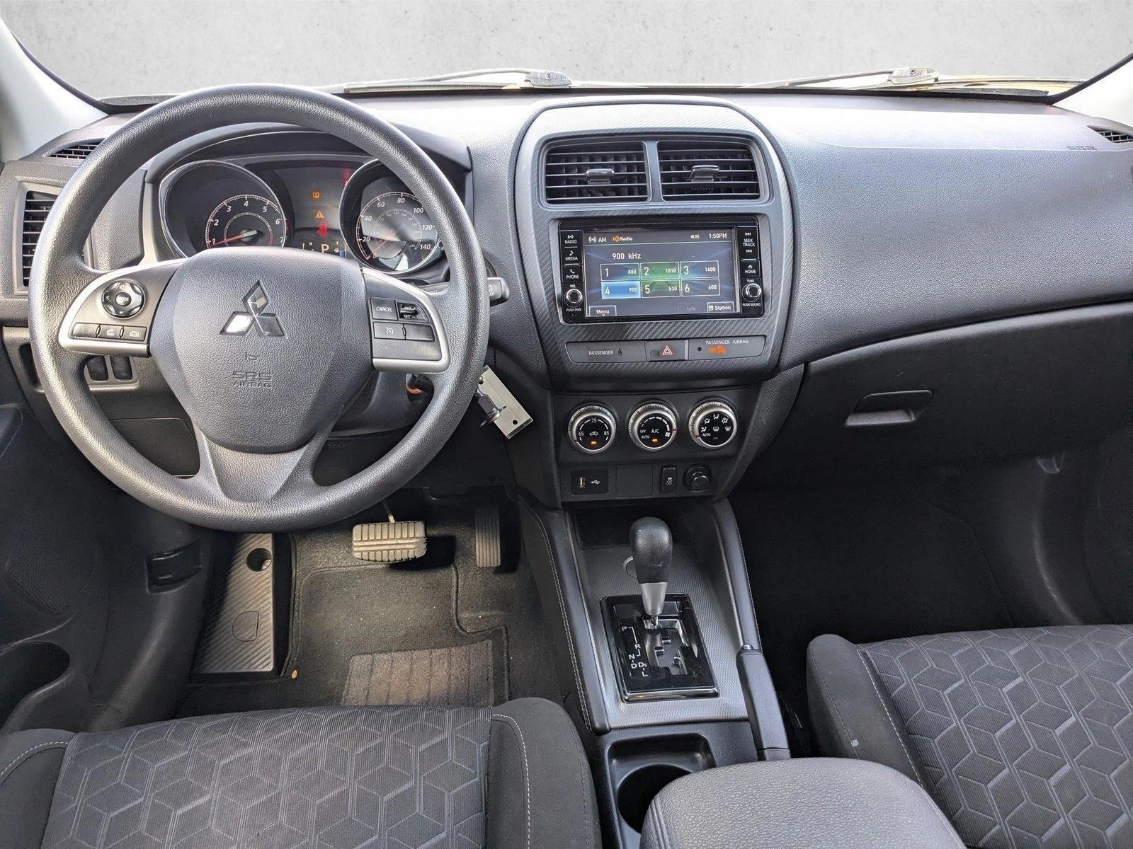 Thumbnail: 2021 Mitsubishi Outlander - 3