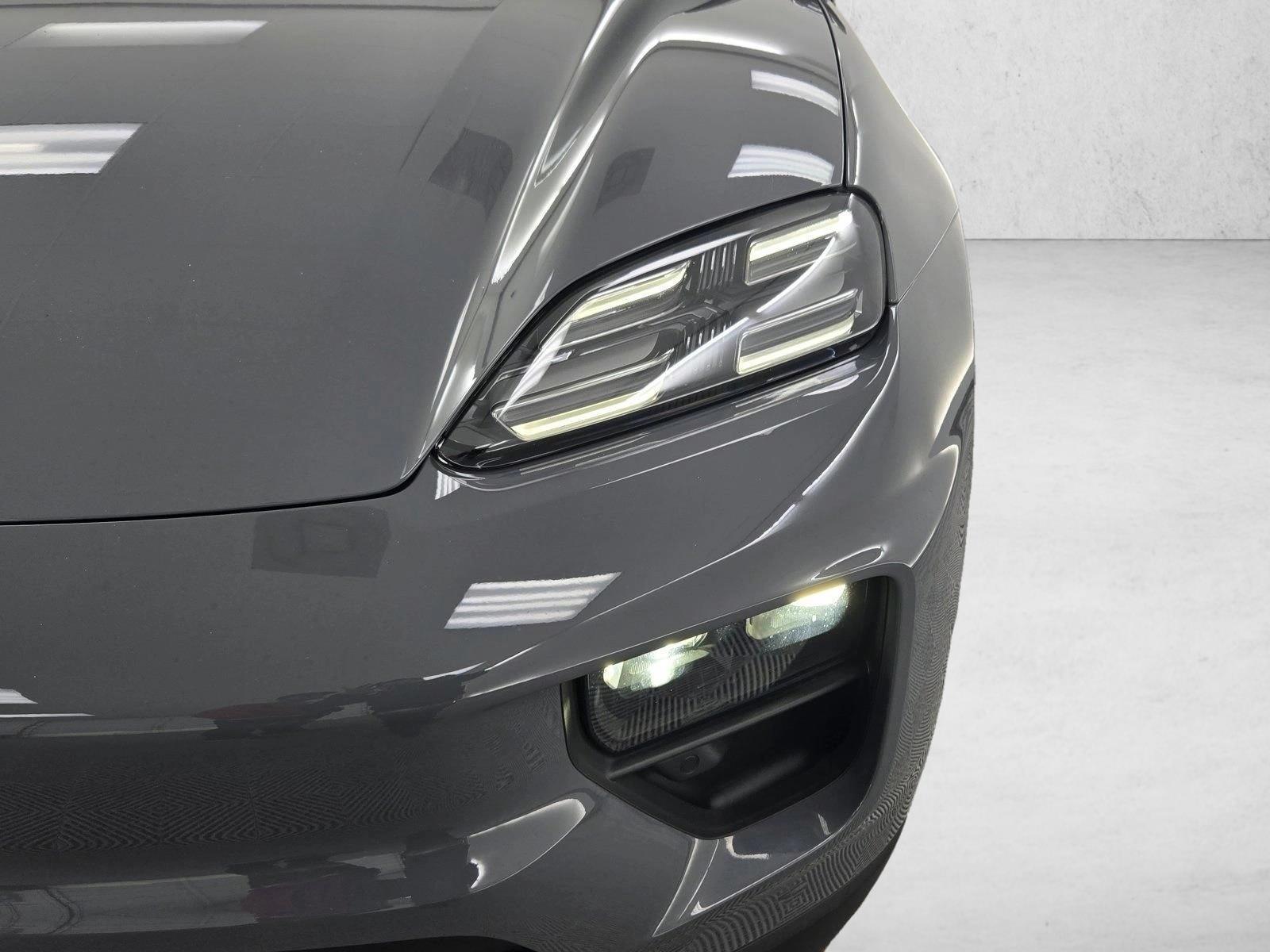 2025 Porsche Macan S - Photo 14