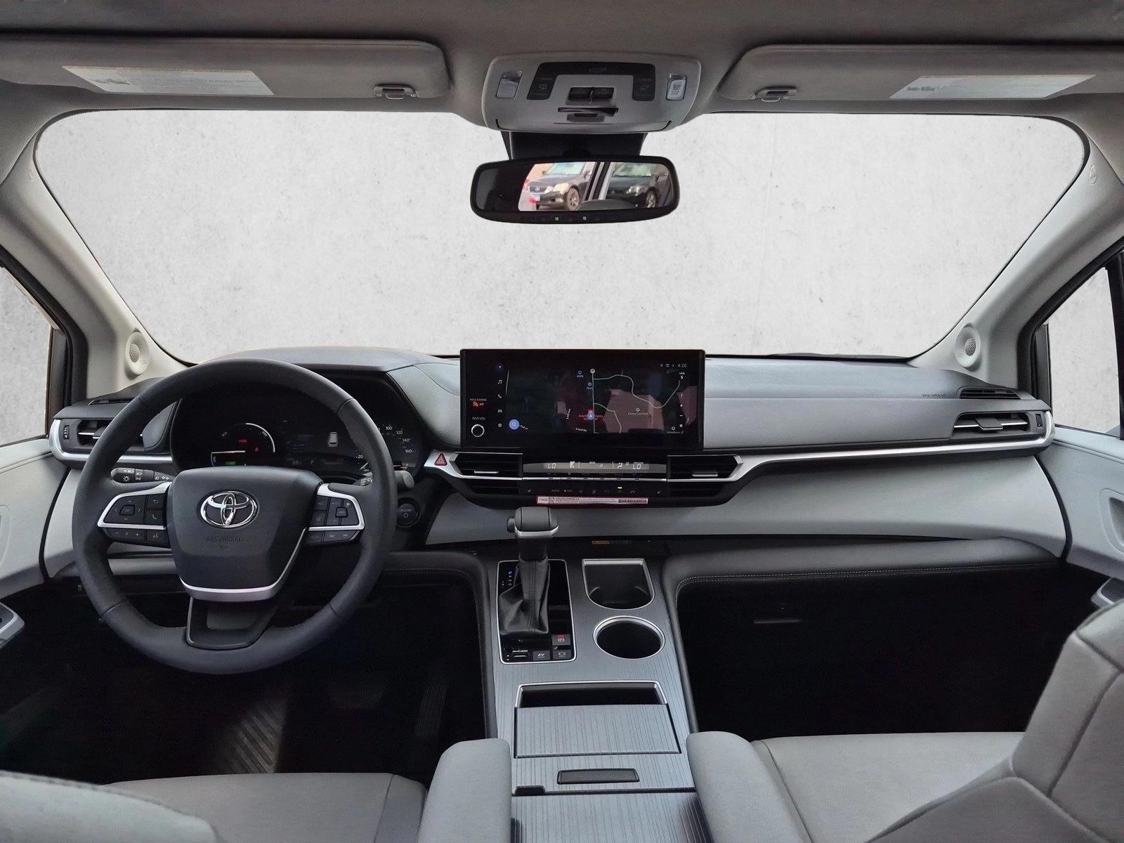 Thumbnail: 2026 Toyota Sienna - 3