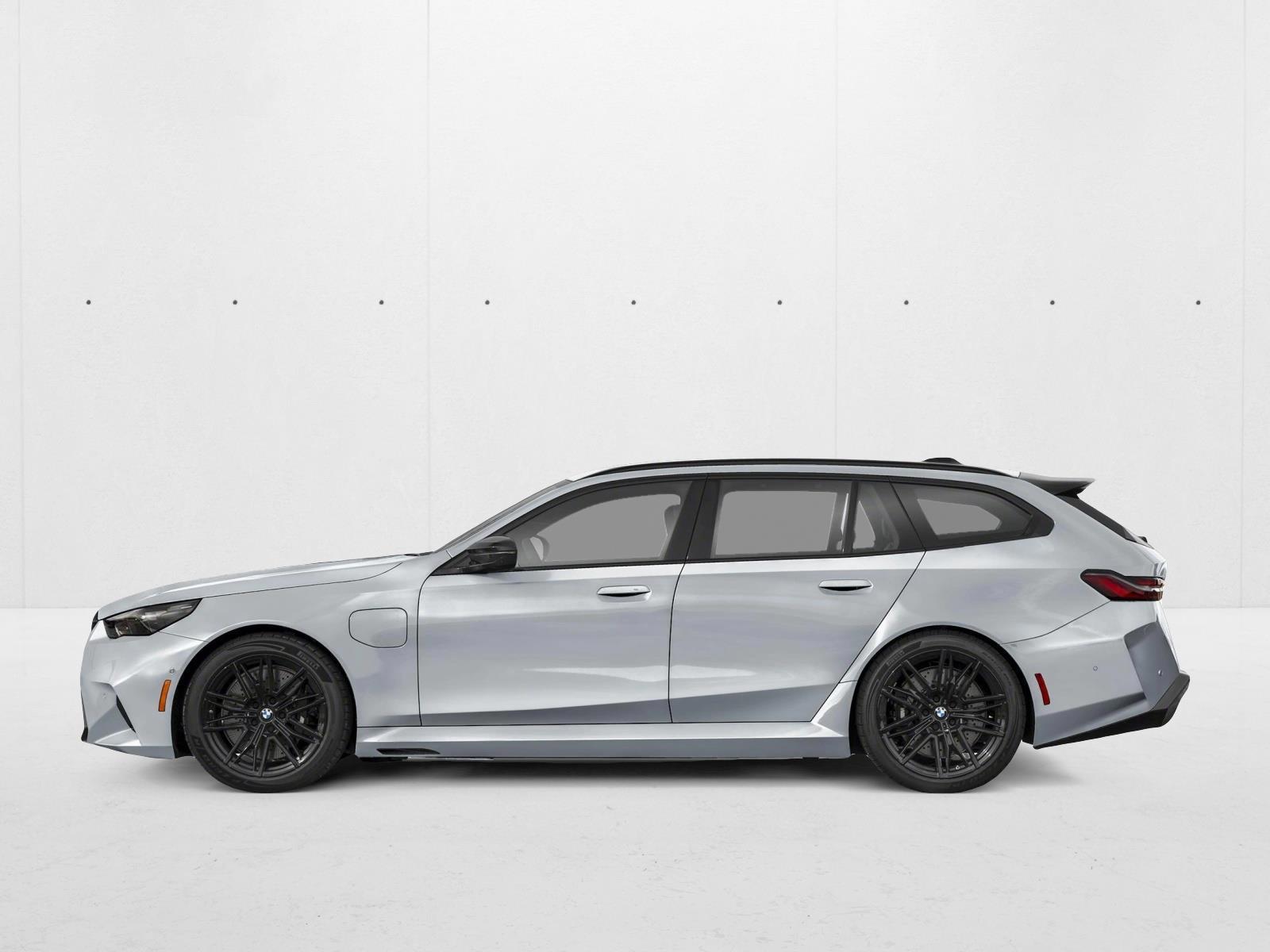 Thumbnail: 2027 BMW M5 - 2