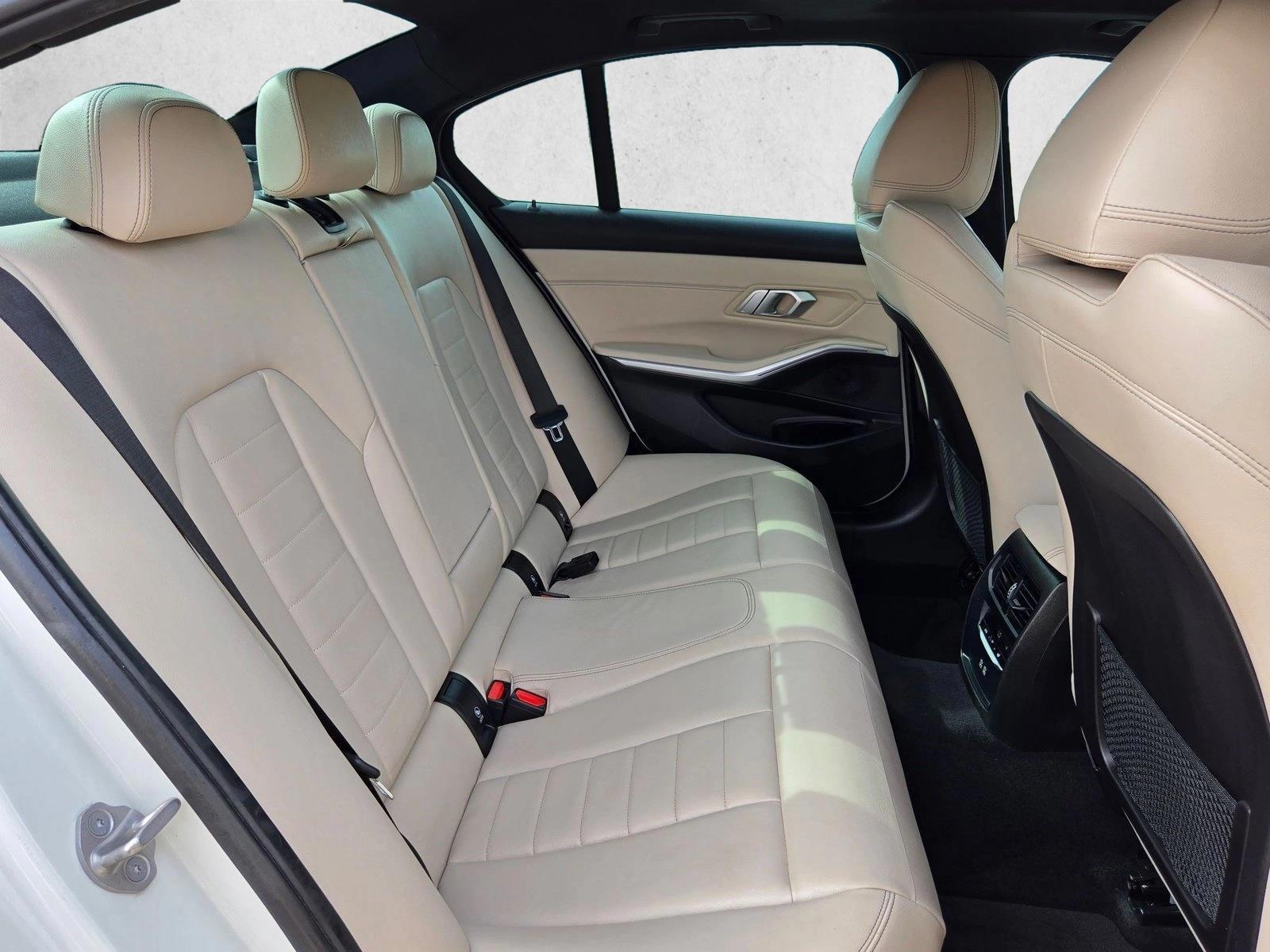 2022 BMW 3 Series 330i - Photo 21