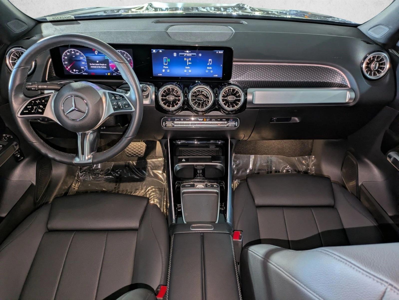 Thumbnail: 2025 Mercedes-Benz GLB - 3