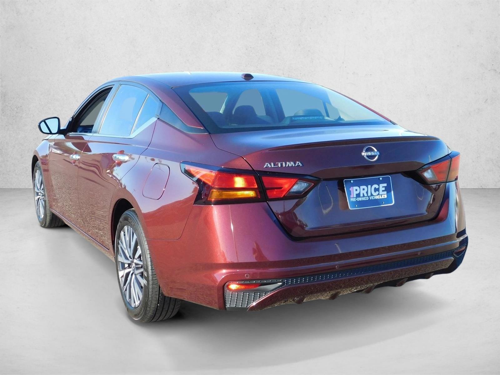 2025 Nissan Altima SV - Photo 13