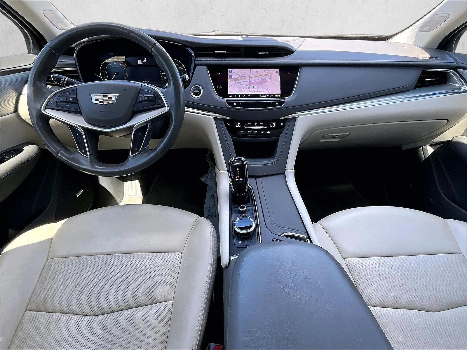 Thumbnail: 2023 Cadillac XT5 - 3