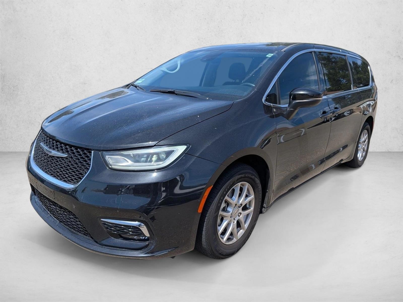Thumbnail: 2023 Chrysler Pacifica - 1