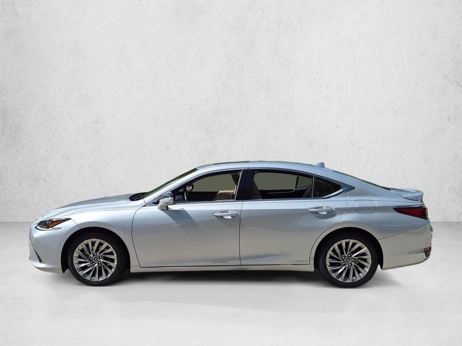 Thumbnail: 2019 Lexus ES - 2