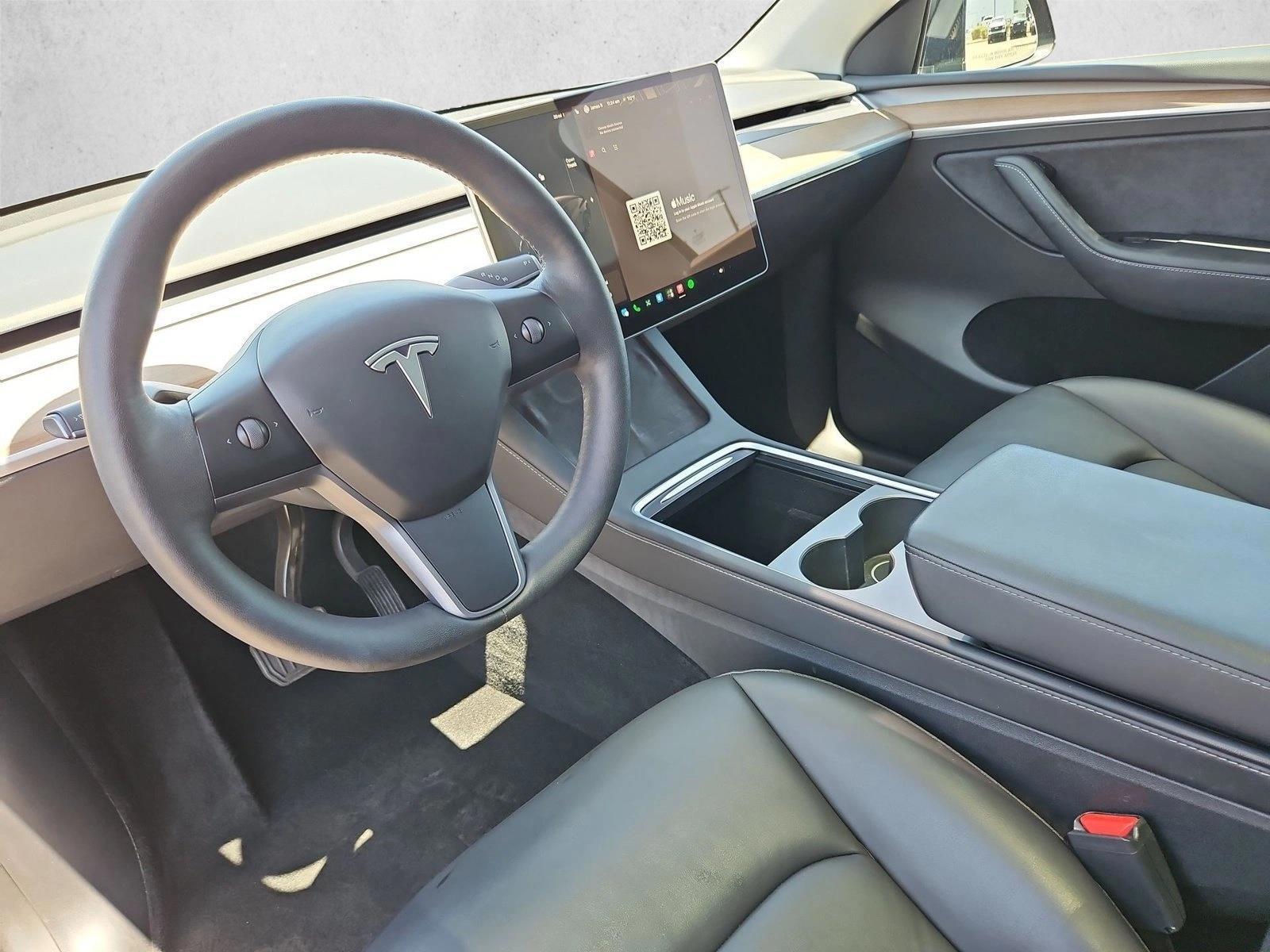 Thumbnail: 2023 Tesla Model Y - 4