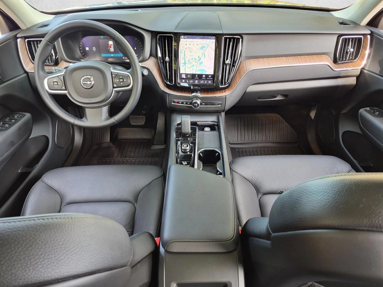 Thumbnail: 2022 Volvo XC60 - 4