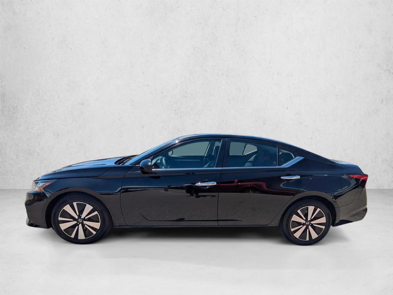 Thumbnail: 2022 Nissan Altima - 2