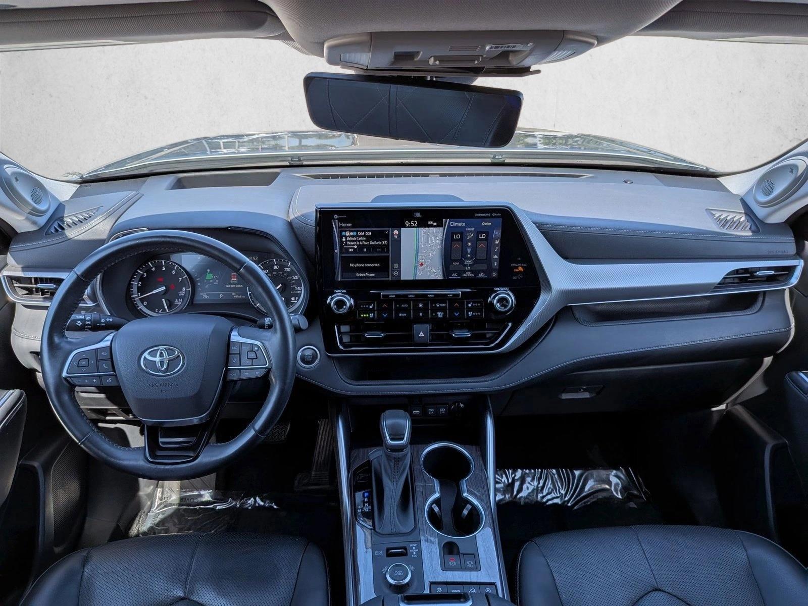 Thumbnail: 2020 Toyota Highlander - 3