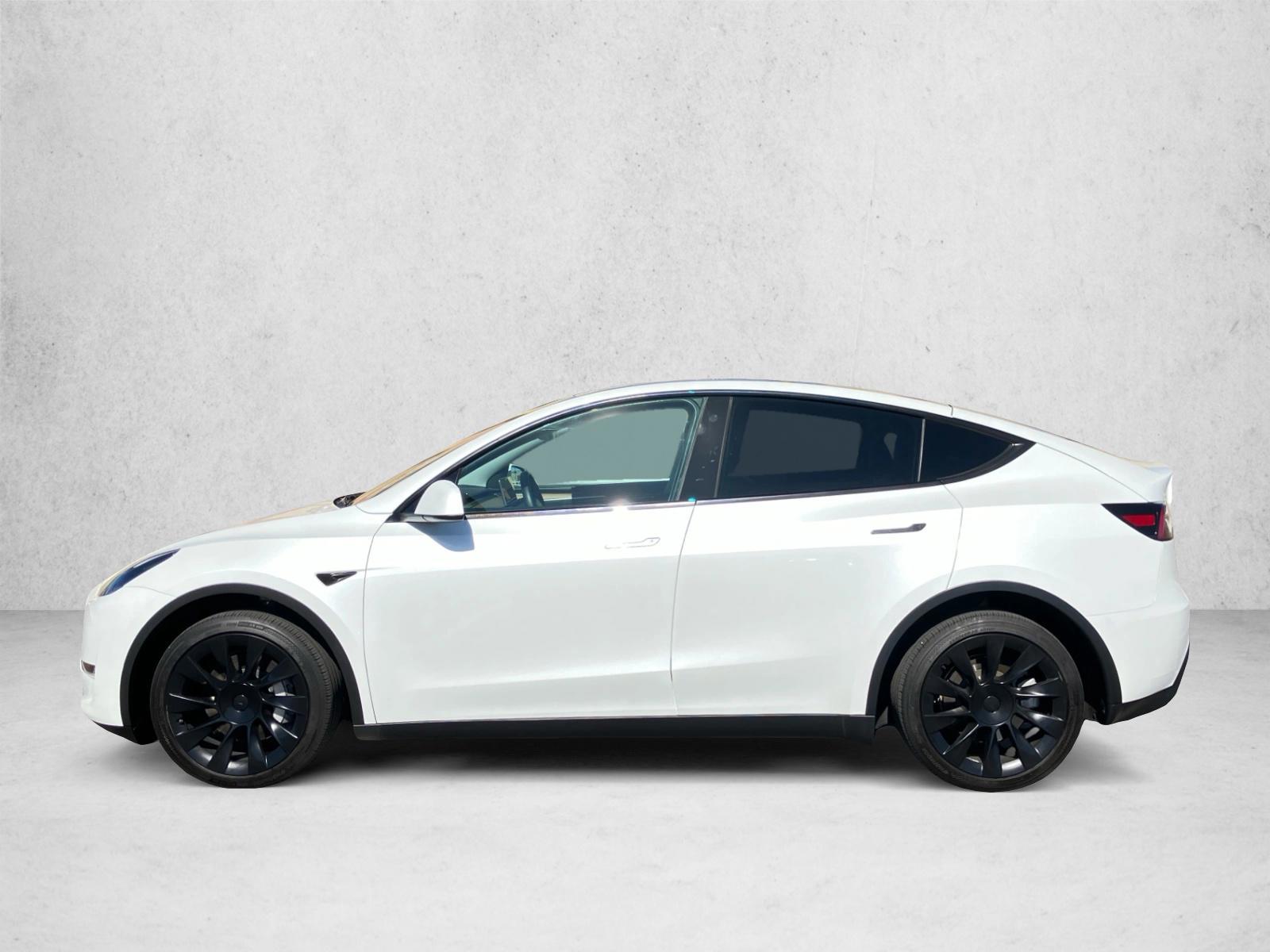 Thumbnail: 2023 Tesla Model 3 - 2