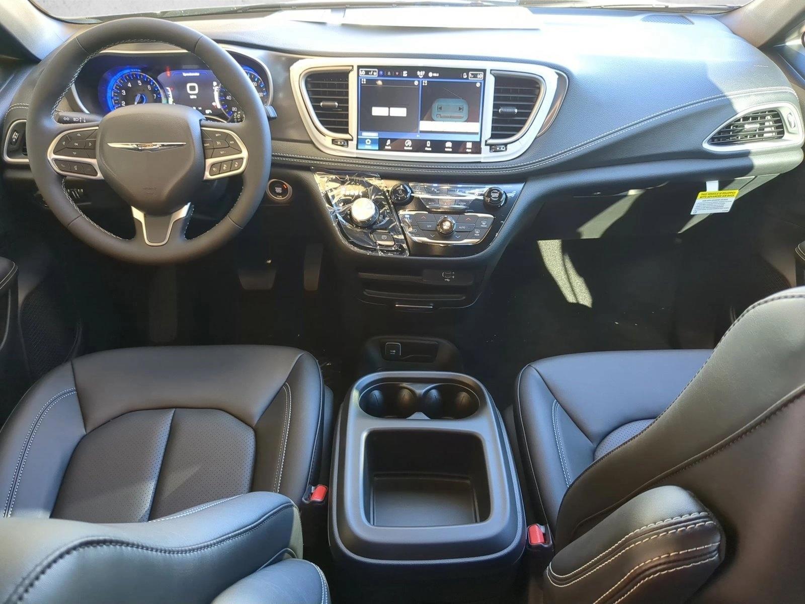 Thumbnail: 2026 Chrysler Pacifica - 3