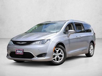 2017 Chrysler Pacifica  -
                  Des Plaines, IL