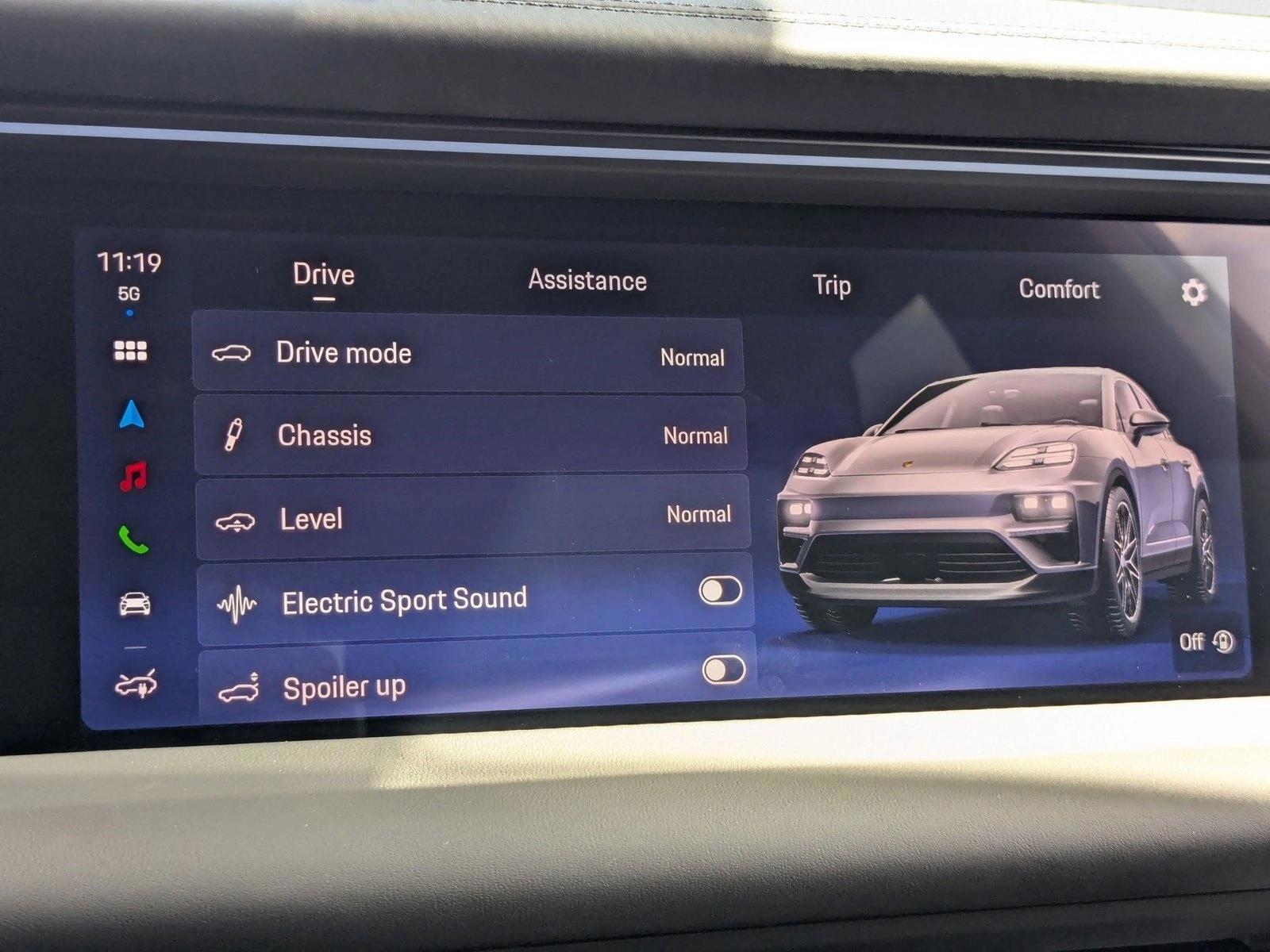 2025 Porsche Macan Turbo Electric - Photo 19