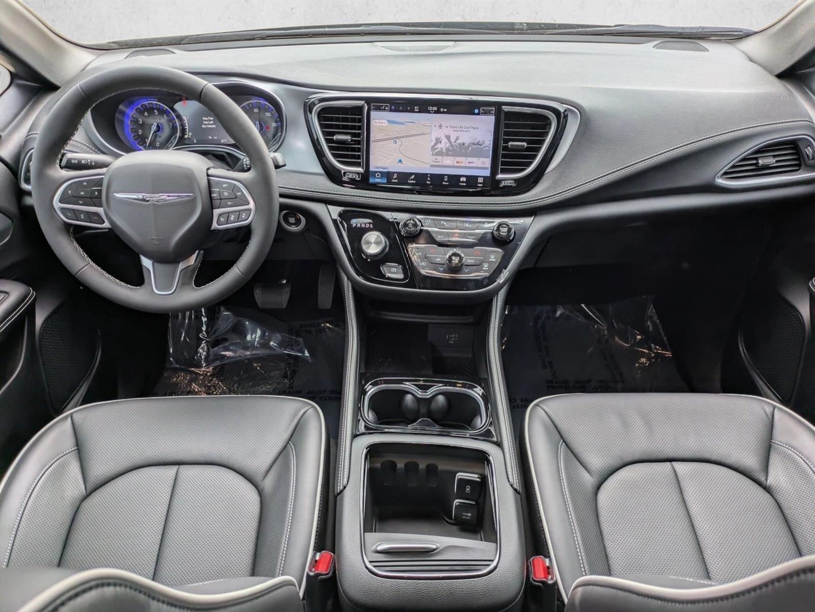 Thumbnail: 2026 Chrysler Pacifica - 3