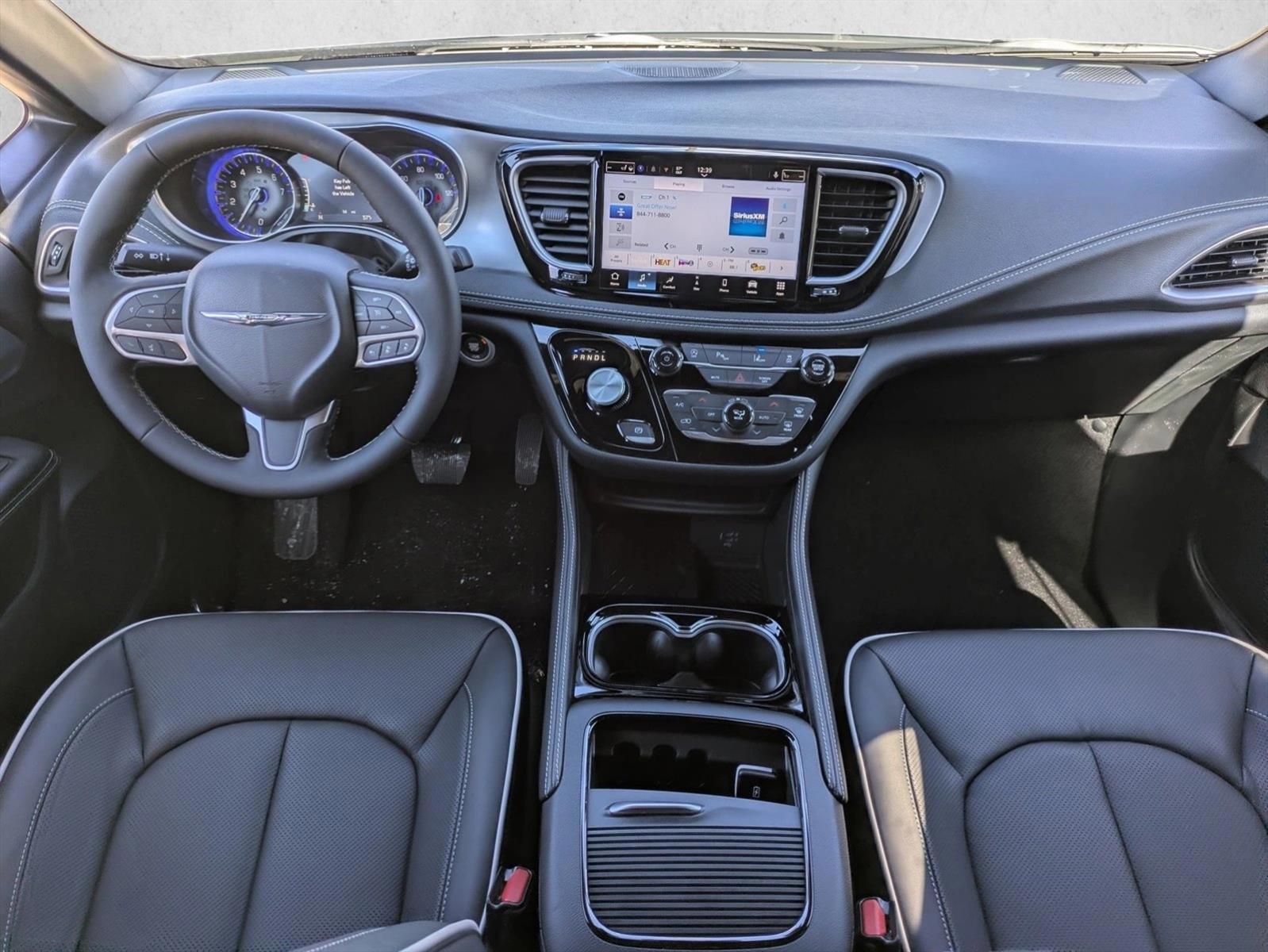 Thumbnail: 2026 Chrysler Pacifica - 3