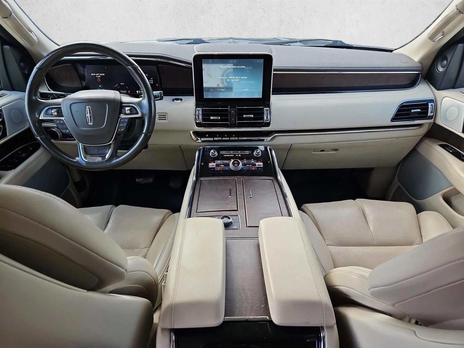 Thumbnail: 2021 Lincoln Navigator - 3