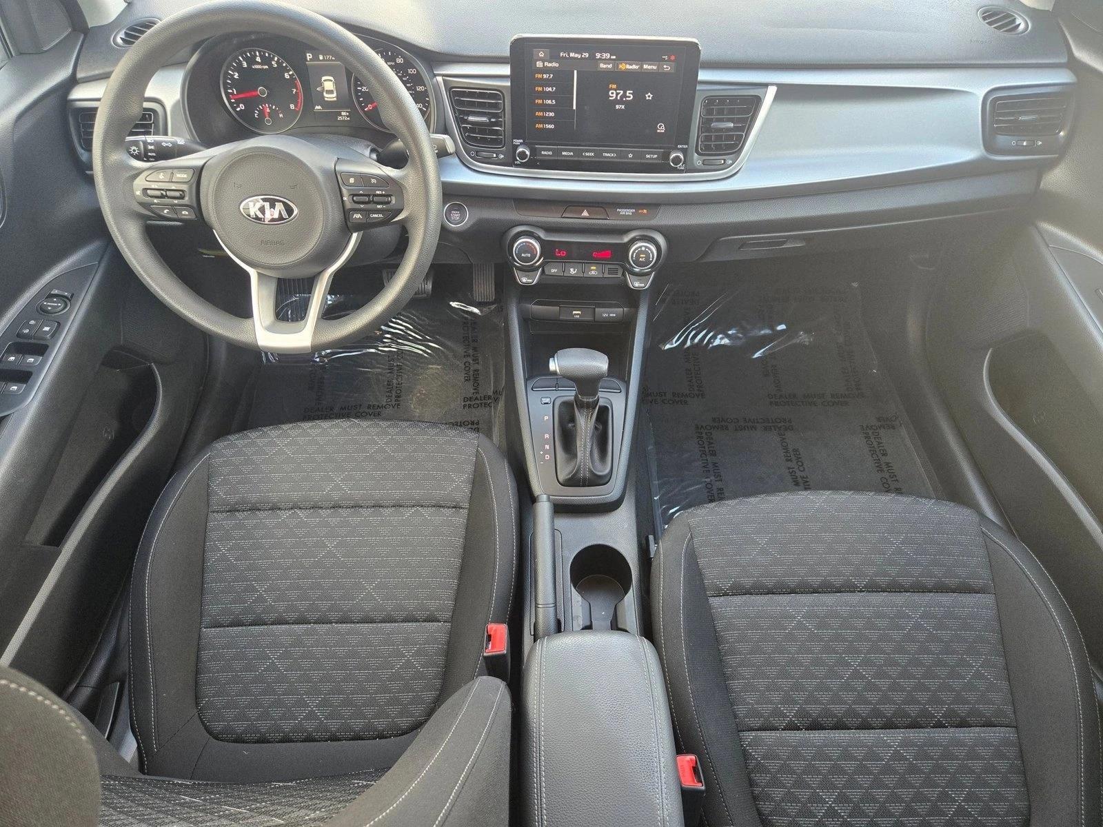 Thumbnail: 2021 Kia Rio - 3