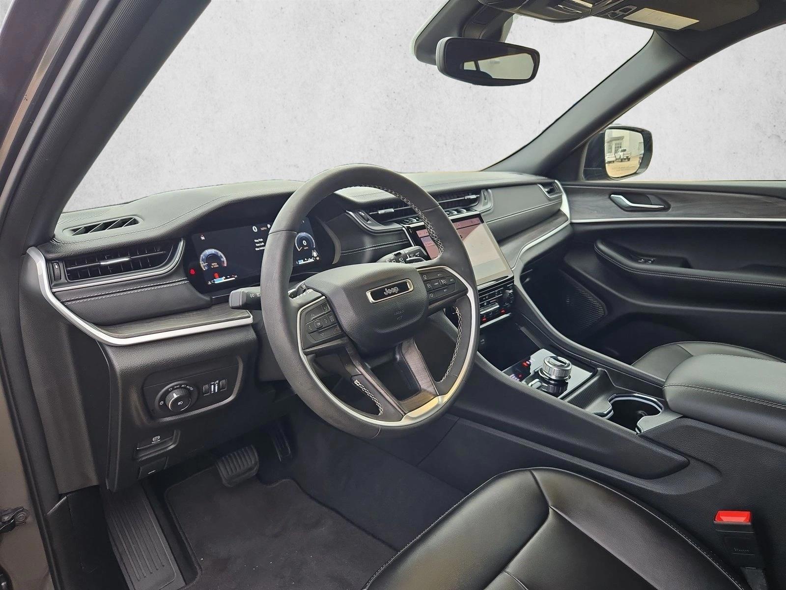 Thumbnail: 2024 Jeep Grand Cherokee - 3
