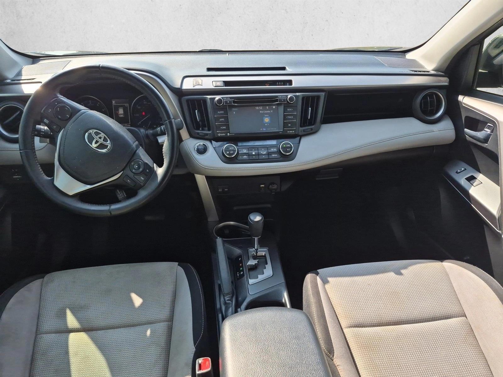 Thumbnail: 2018 Toyota RAV4 - 3