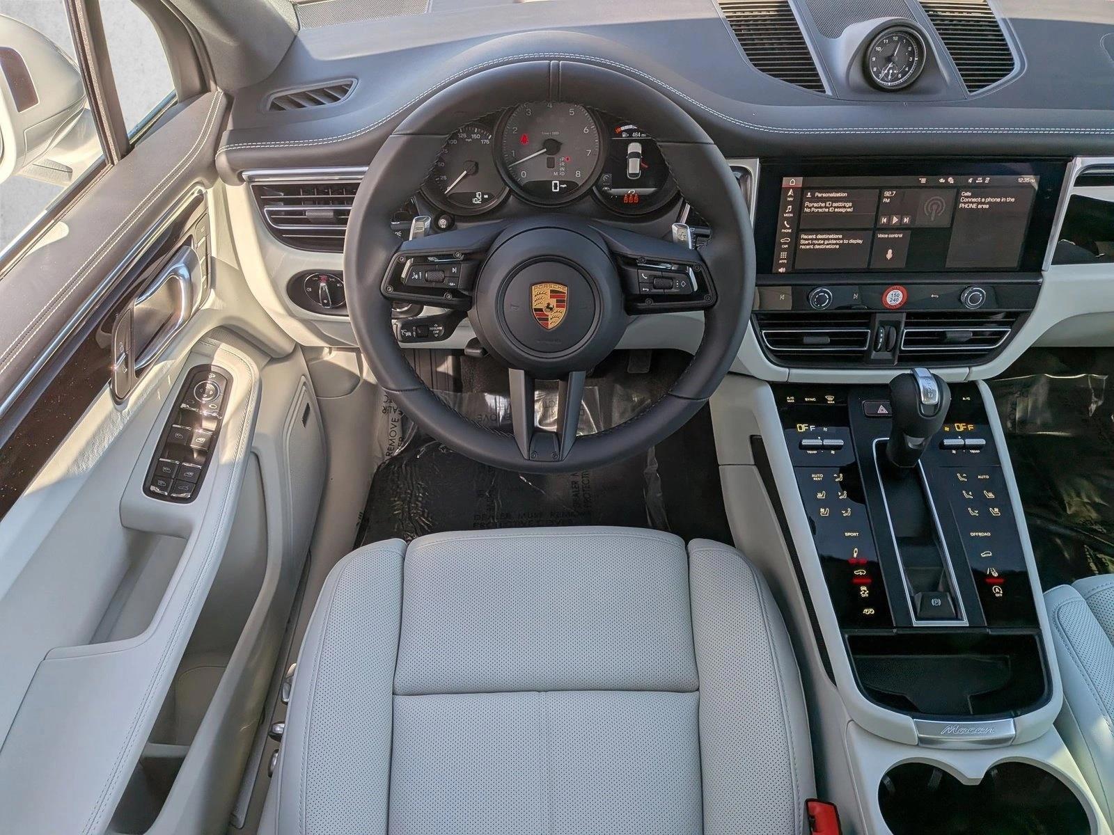 Thumbnail: 2026 Porsche Macan - 3