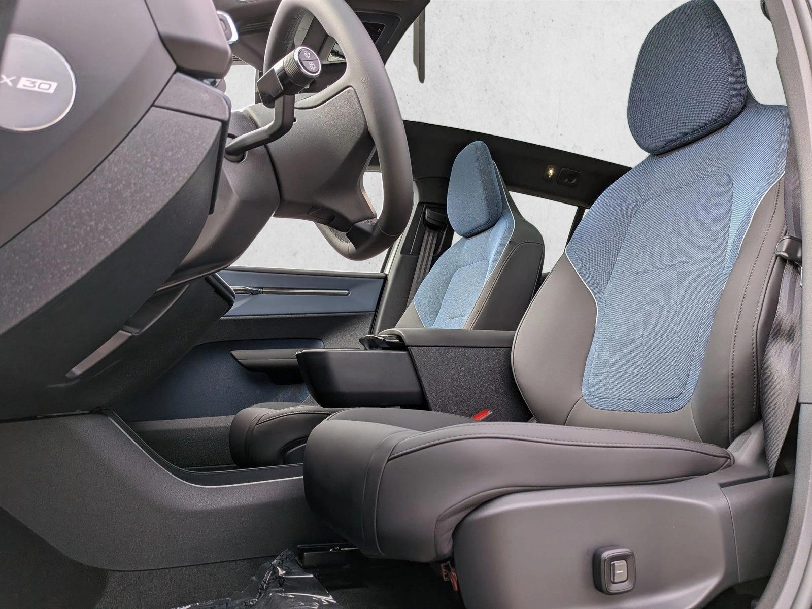 Thumbnail: 2026 Volvo EX30 - 4