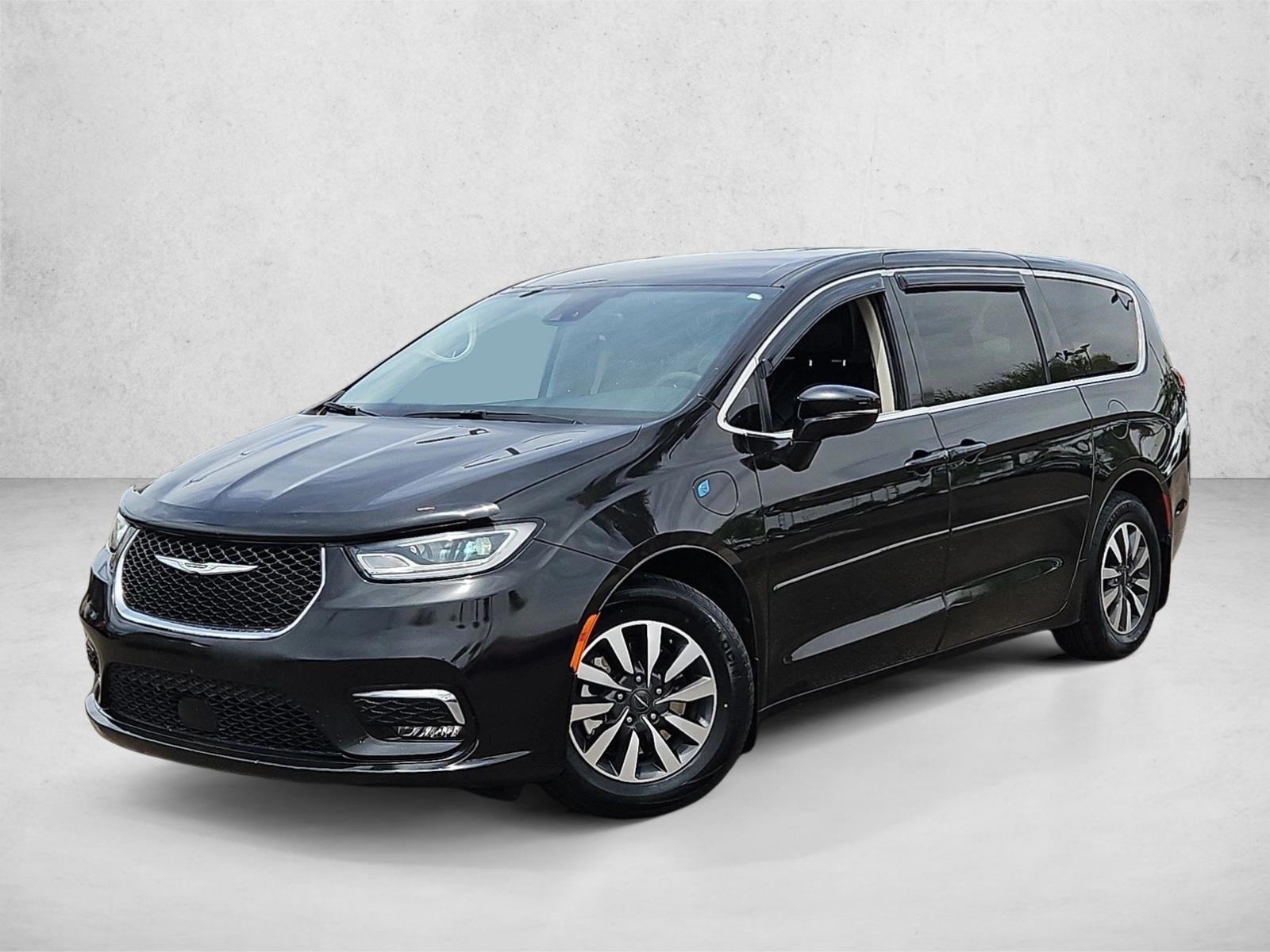 Thumbnail: 2022 Chrysler Pacifica - 1
