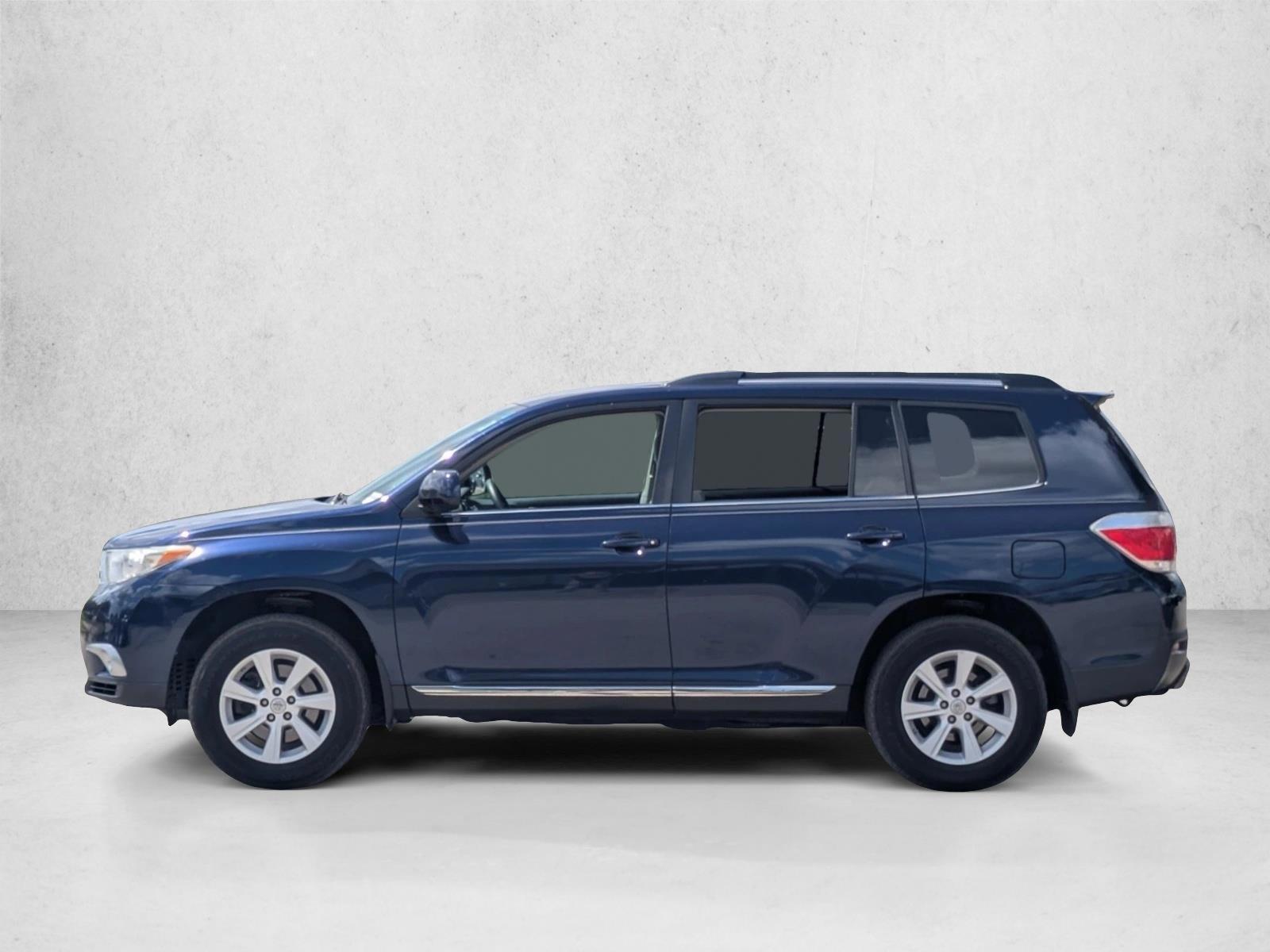 Thumbnail: 2012 Toyota Highlander - 2