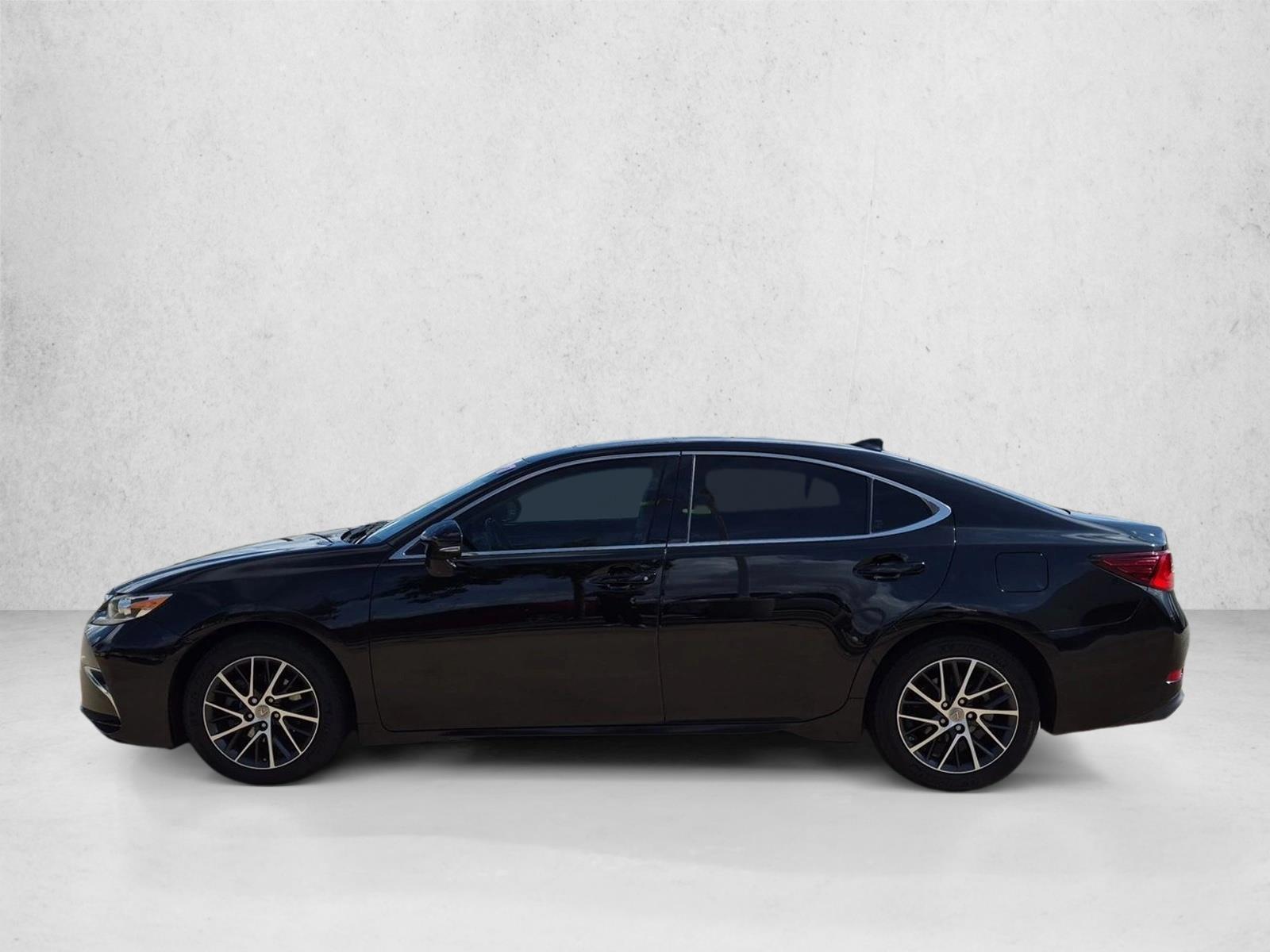 Thumbnail: 2017 Lexus ES - 2