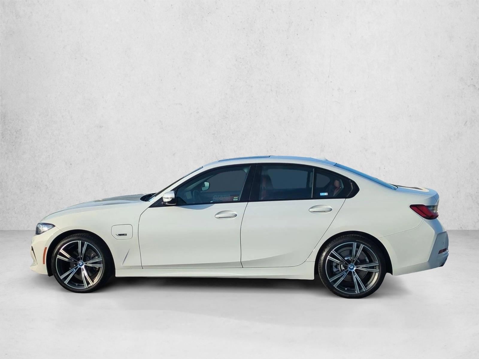 Thumbnail: 2023 BMW 3 Series - 2