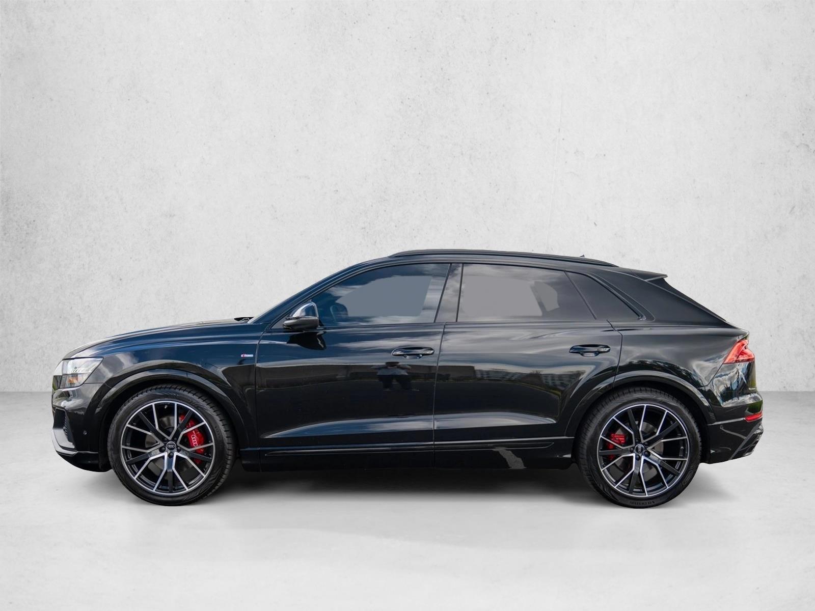 Thumbnail: 2022 Audi Q8 - 2