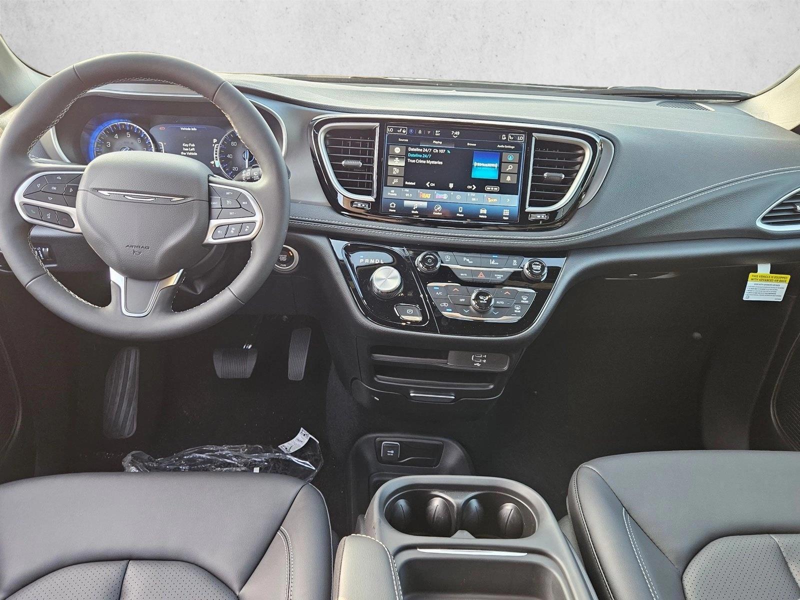 Thumbnail: 2027 Chrysler Pacifica - 3