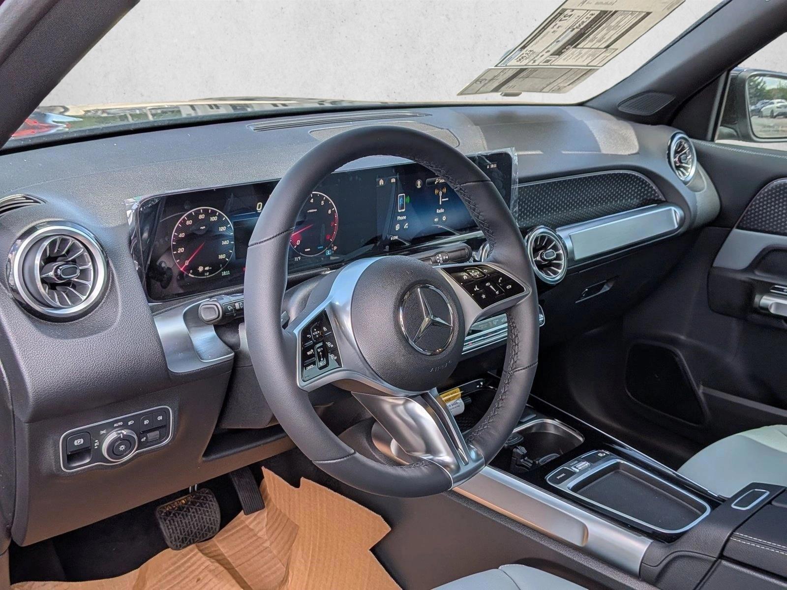 Thumbnail: 2026 Mercedes-Benz GLB - 3