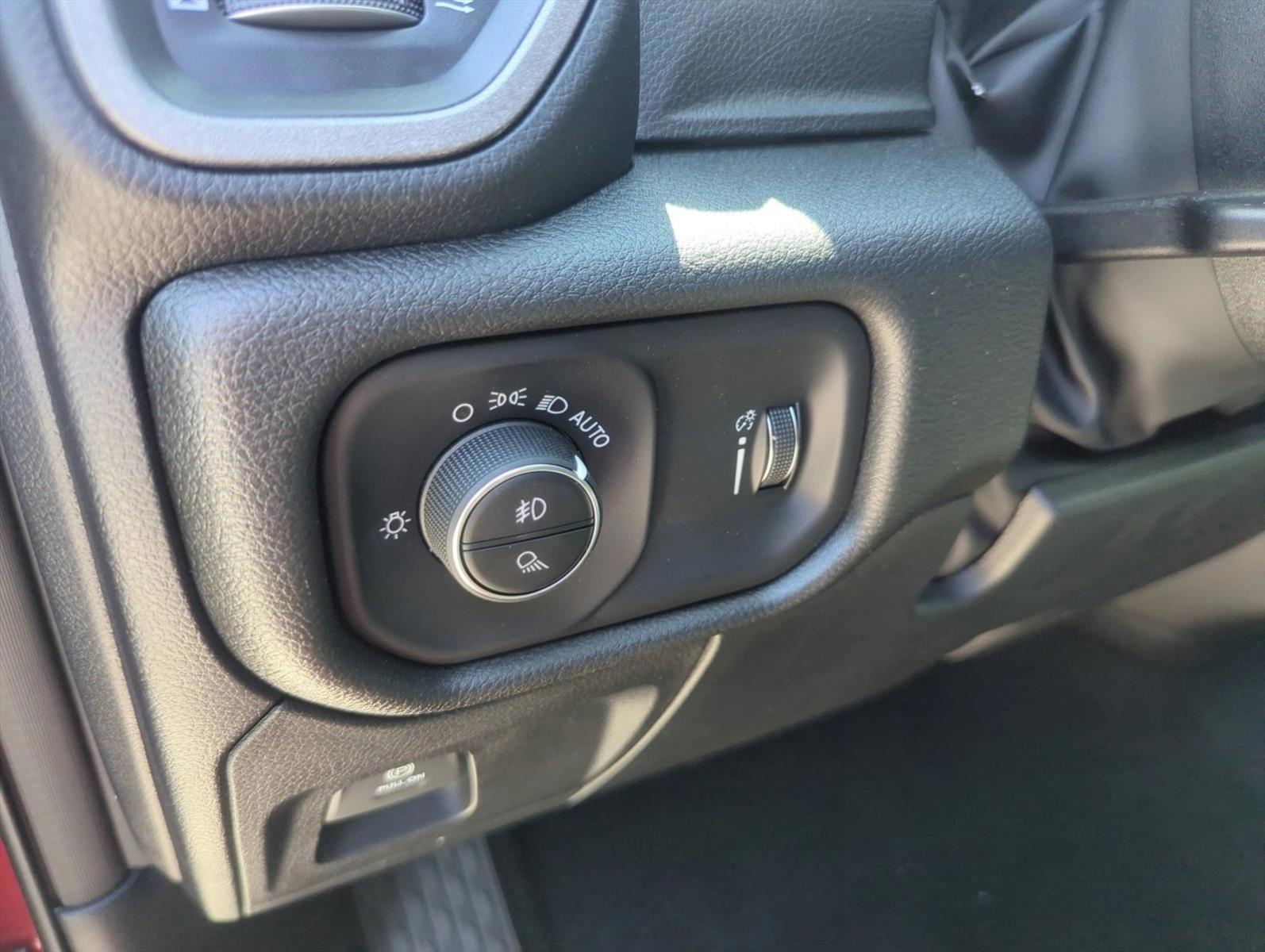 Thumbnail: 2026 RAM 1500 - 3