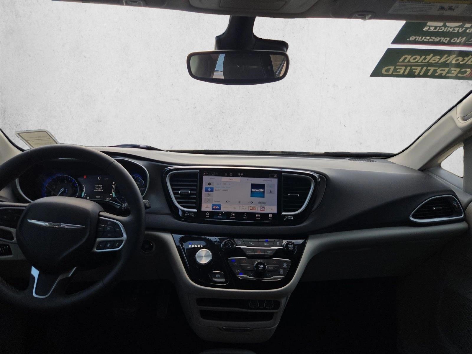 Thumbnail: 2024 Chrysler Pacifica - 3
