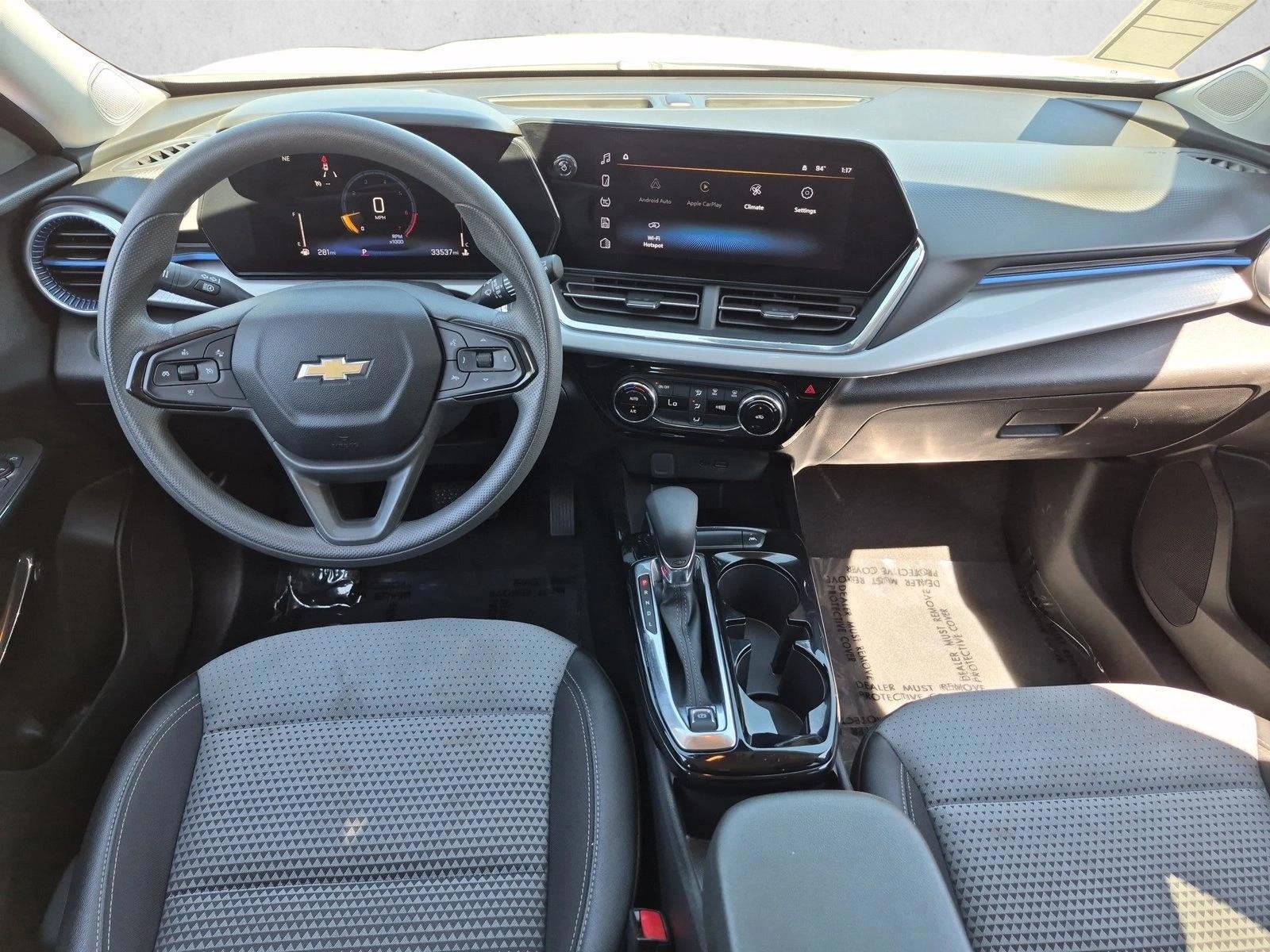 2025 Chevrolet Trax LT - Photo 22