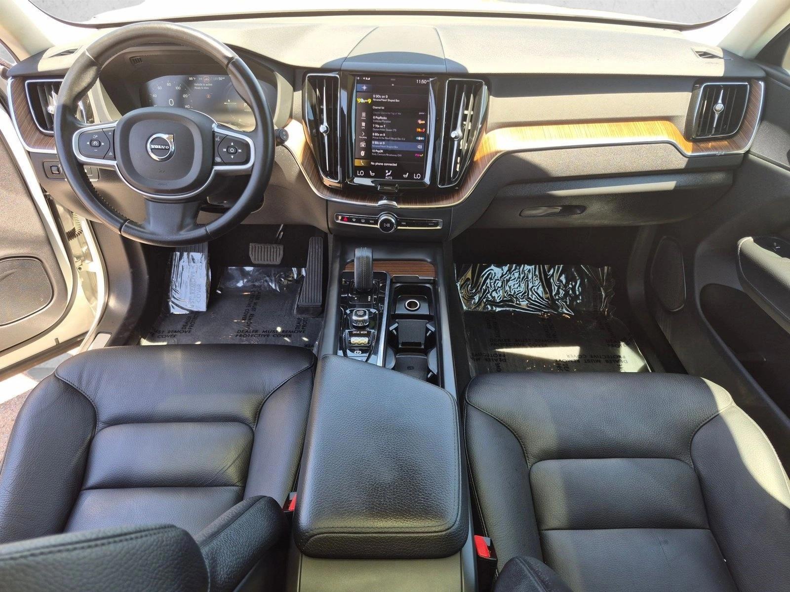 Thumbnail: 2021 Volvo XC60 - 3
